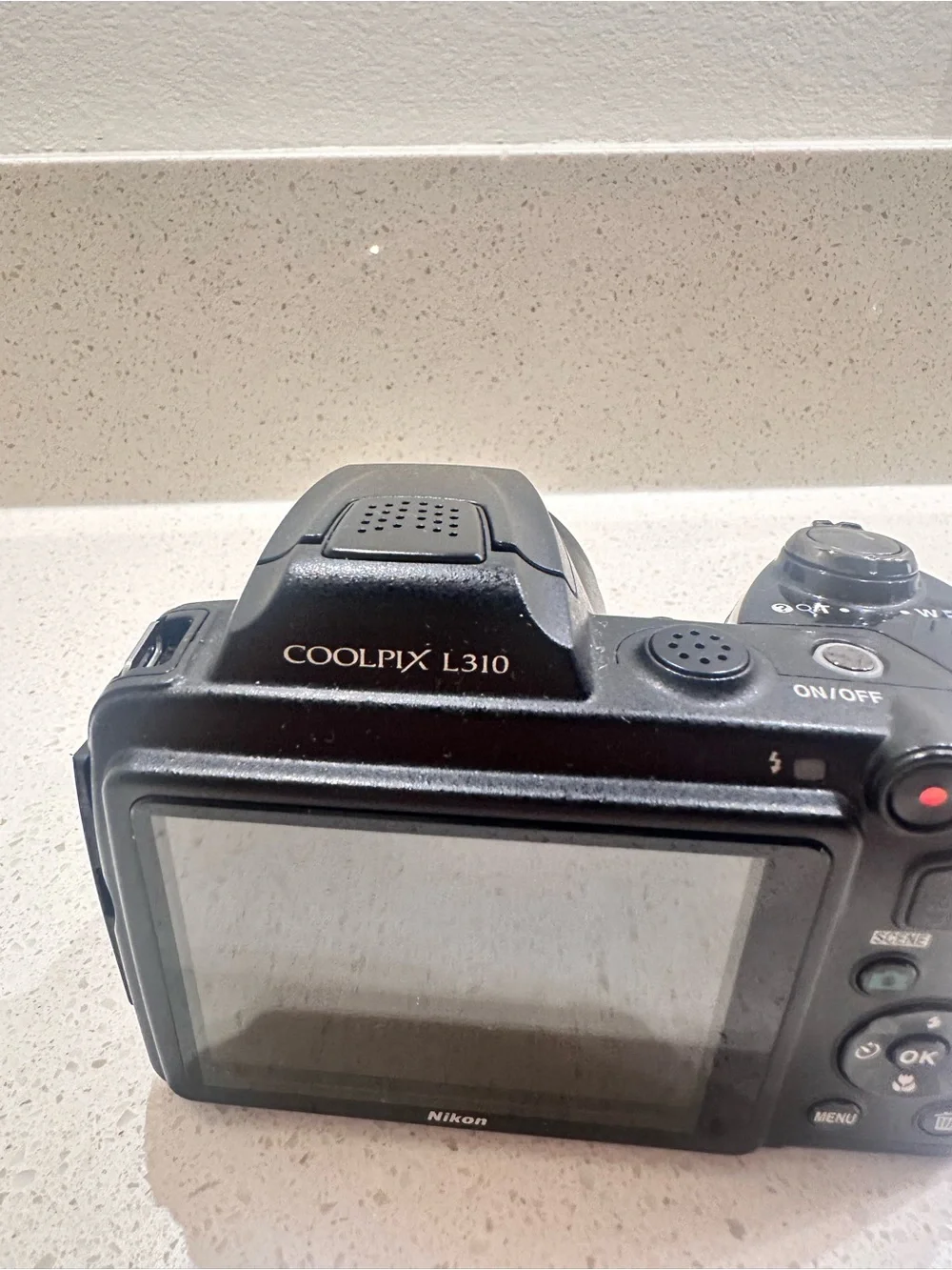 Nikon Coolpix L310, 21x optical zoom wide, Digital Camera with Flash